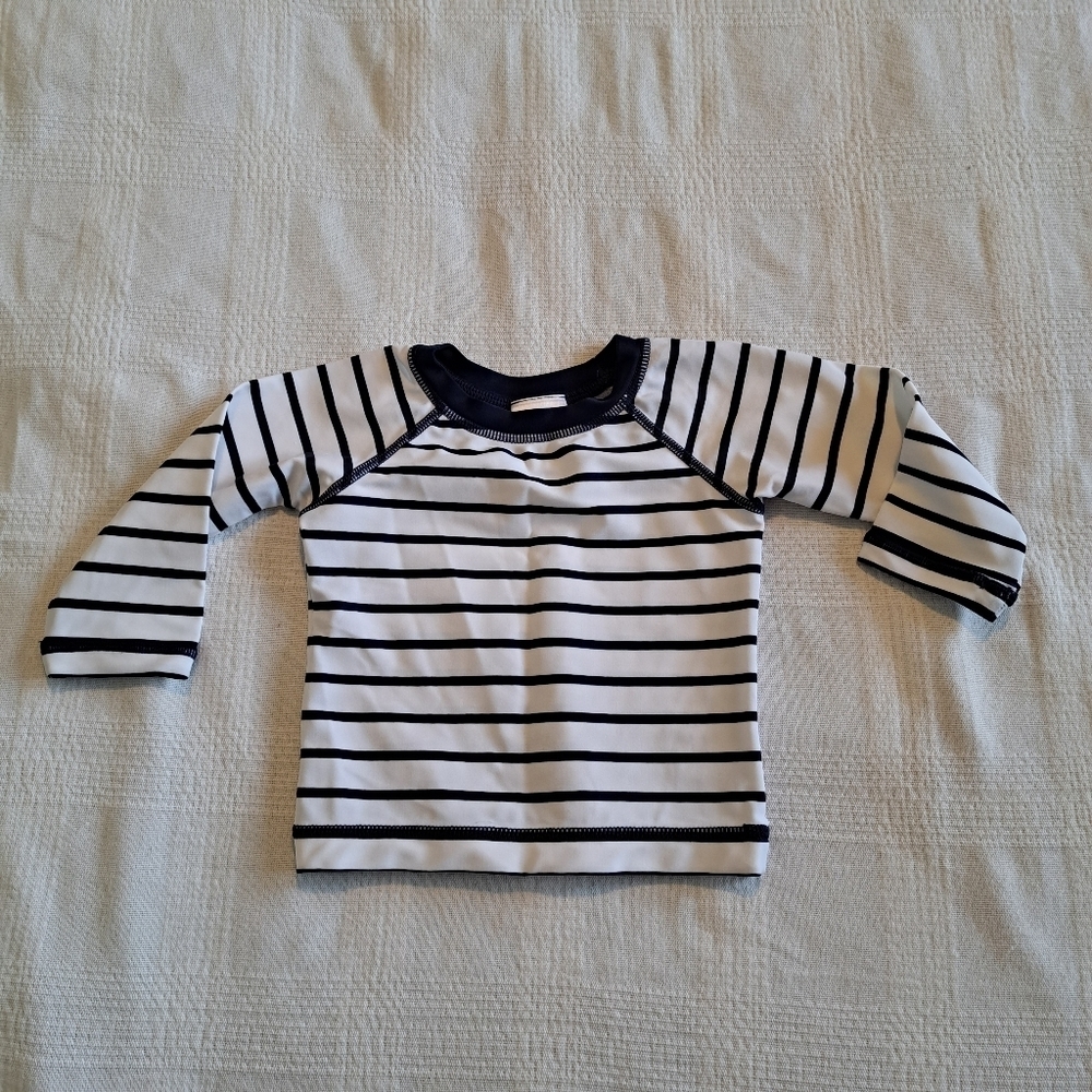 Hanna Andersson boys size 60 or 6-9 months blue & white swim rash guard